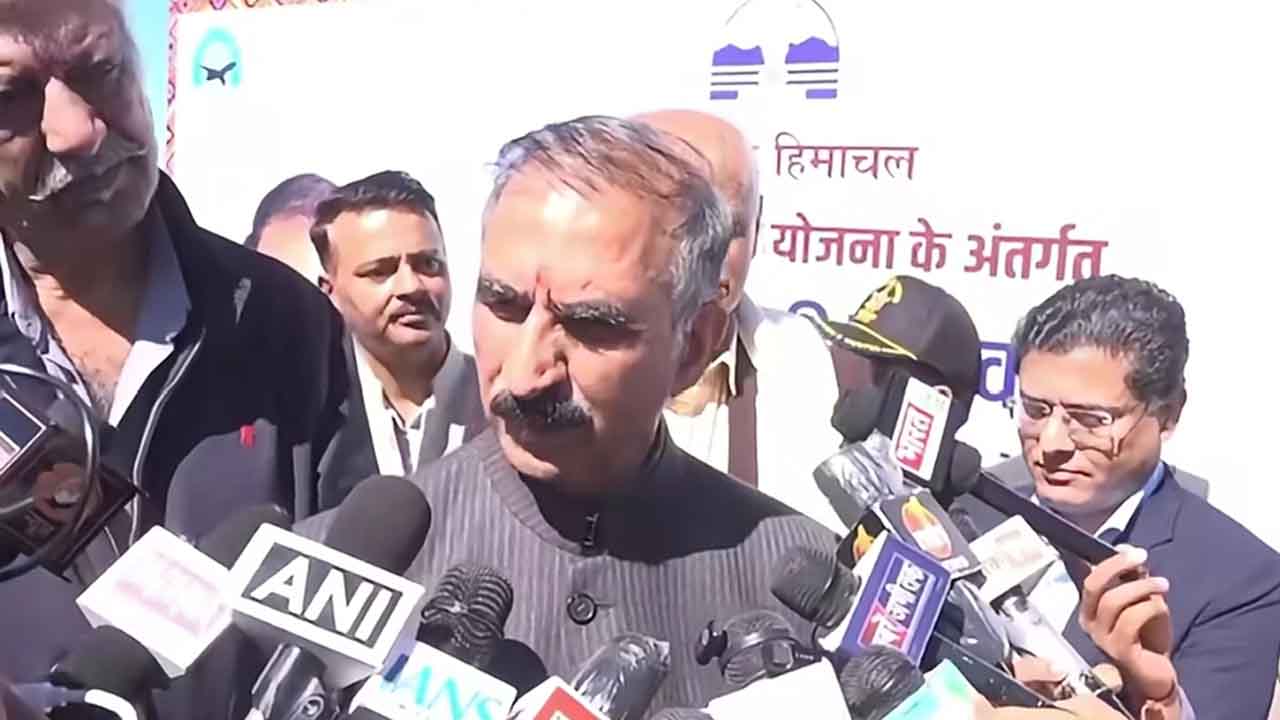 Himachal News: सीएम सुखविंदर सिंह सुक्खू ने वीरभद्र सिंह प्रतिमा अनावरण कार्यक्रम पर तोड़ी चुप्पी, जानिए क्या कहा