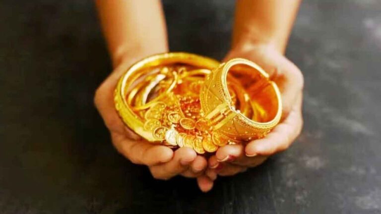 Dhanteras Gold Buying: धनतेरस और दिवाली पर सोना और चांदी खरीदने की बना रहे हैं योजना, कमोडिटी एक्सपर्ट से जाने कैसा रहेगा बाजार का हाल..!